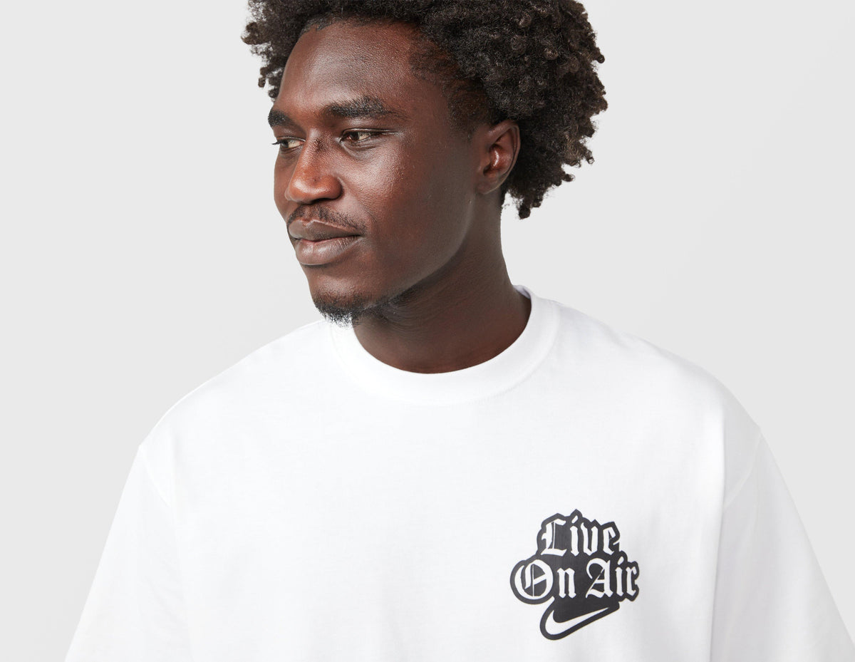 Nike Solo Swoosh Graphic T-Shirt