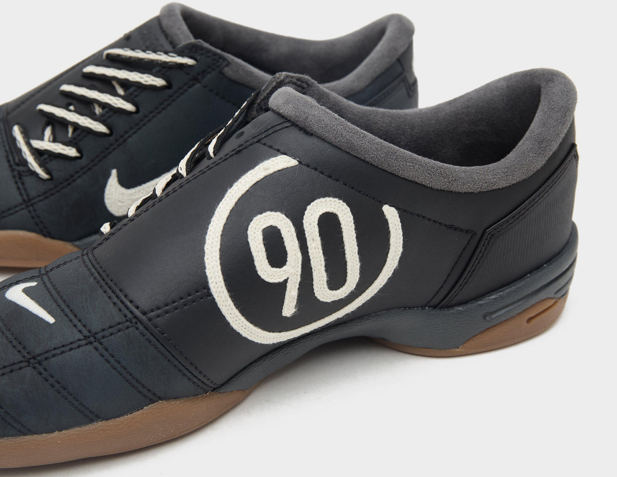 Nike Total 90 Women's