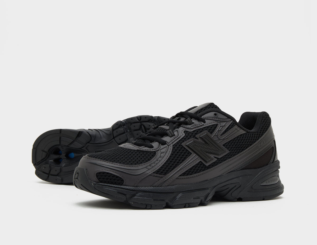 New Balance 740
