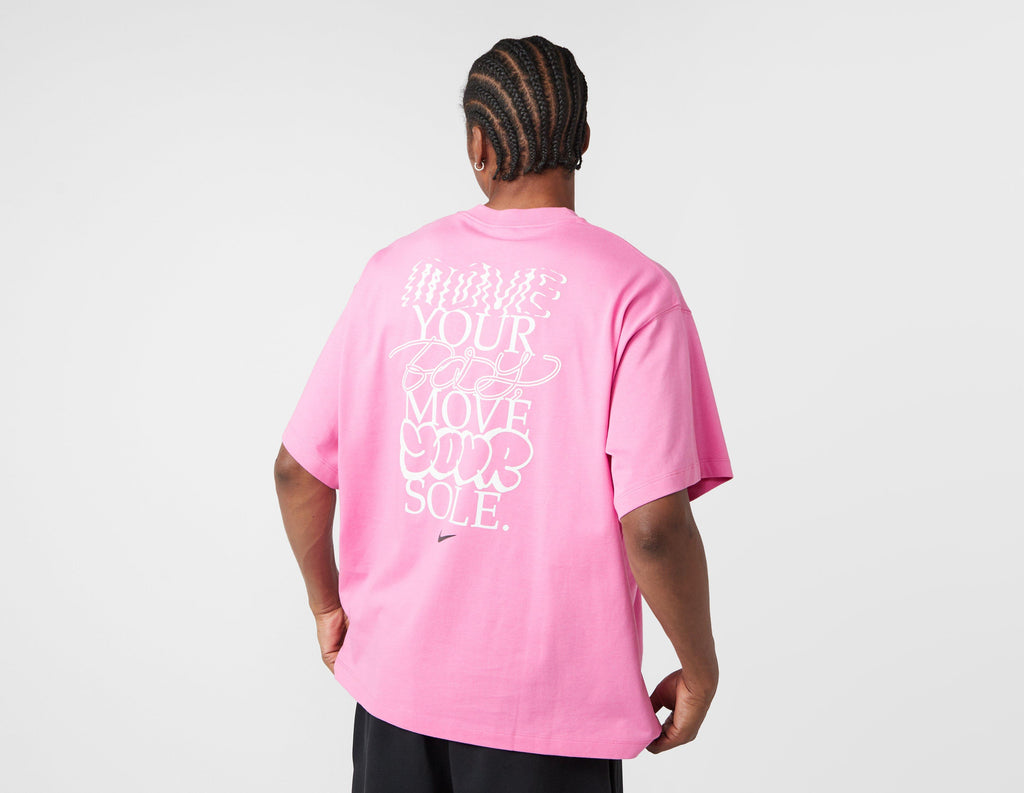 Nike Solo Swoosh Graphic T-Shirt